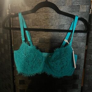 Victoria's Secret Turquoise Lace Bra